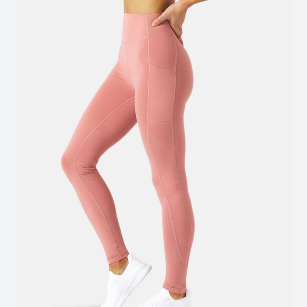 glyder clay taper legging in clay size medium